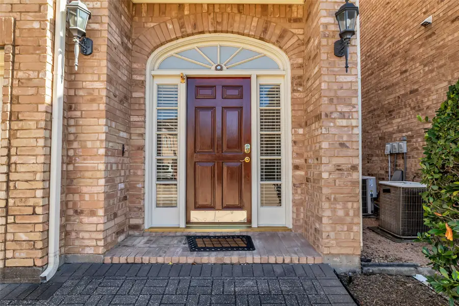 2819 Briarhurst Park, Houston, TX 77057 - Image #2