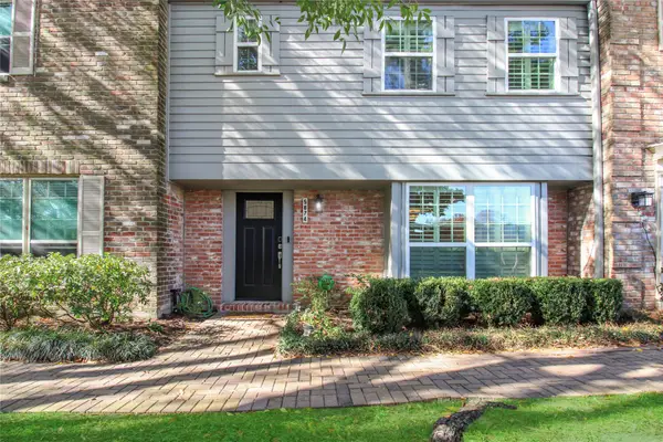 5874 Doliver Drive #121, Houston, TX 77057