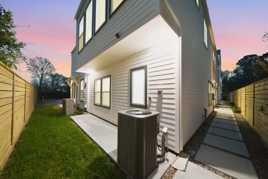 328 Janisch #D, Houston, TX 77018 - #2