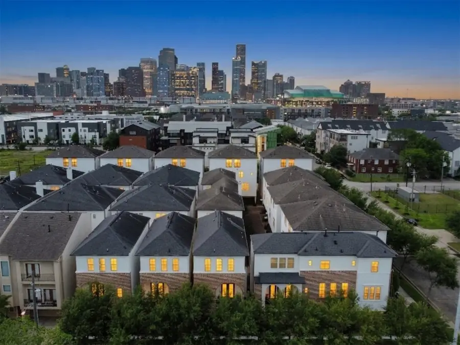 2810 Capitol Street, Houston, TX 77003 - #3