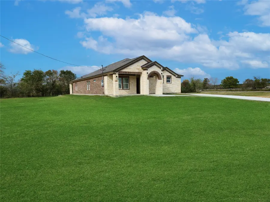345 County Rd 6242, Dayton, TX 77535 - Image #2