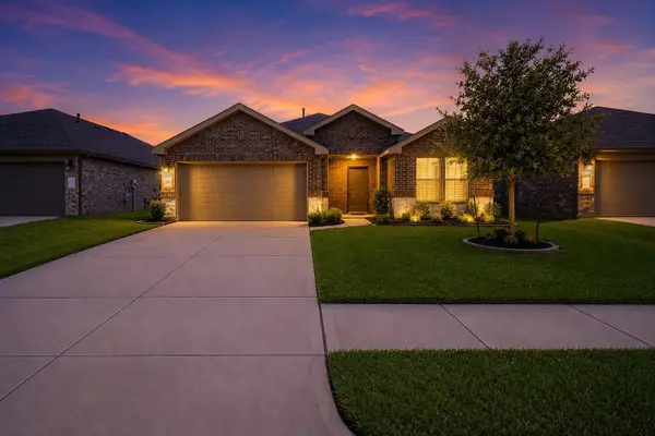 927 Petunia Falls Lane, Rosharon, TX 77583