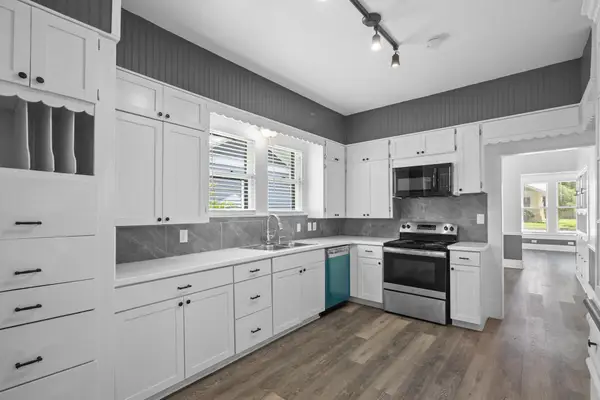 212 Coke Street, Yoakum, TX 77995