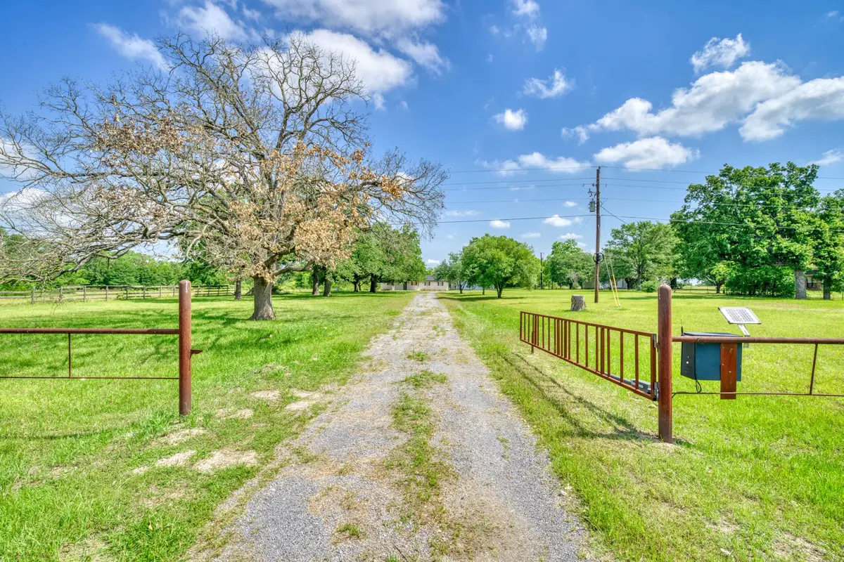 5085 Highway 75 S, Madisonville, TX 77864 - #1