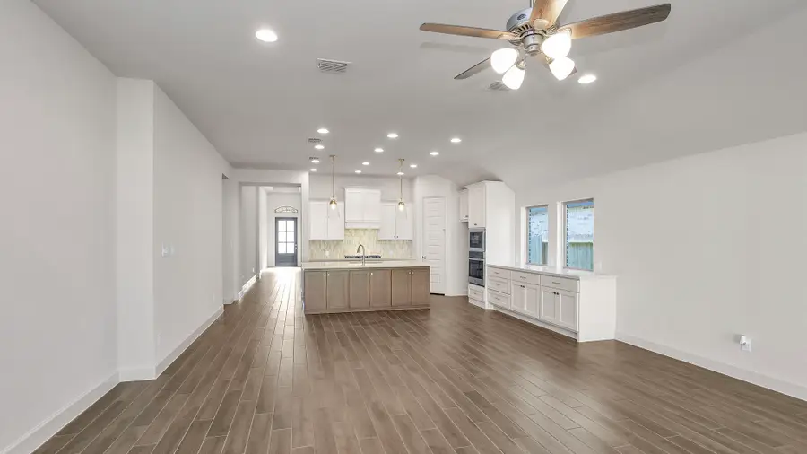 12330 Hackberry Drive, Monterey Belvieu, TX 77523 - Image #2