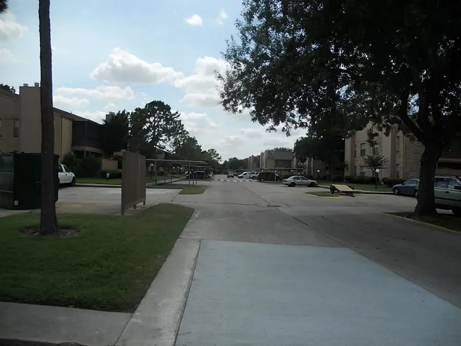 10555 Turtlewood Court #2003, Houston, TX 77072 - Image #2
