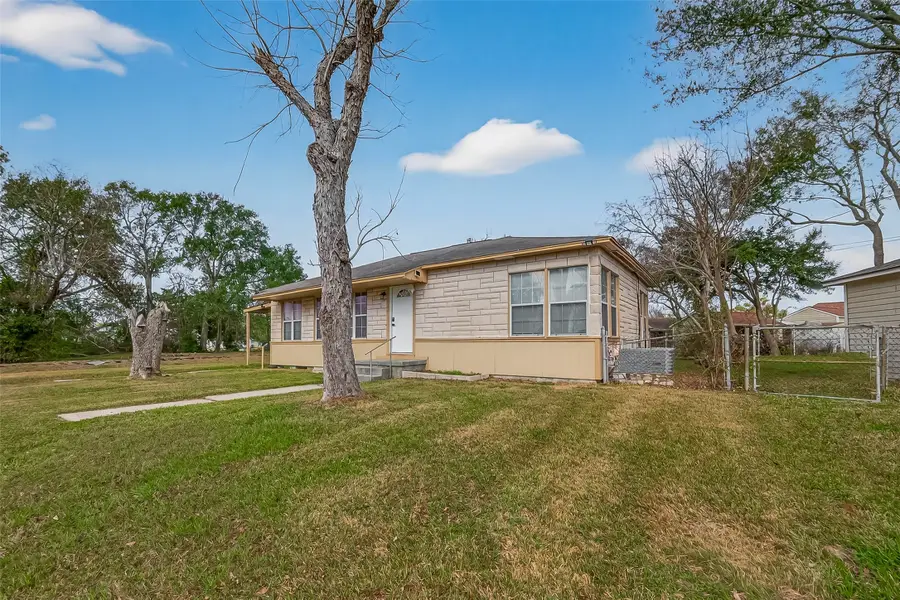 1221 Parkway Street, Baytown, TX 77520 - Image #3