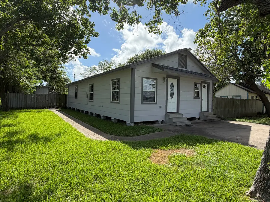 211 S Avenue C, Freeport, TX 77541 - #2