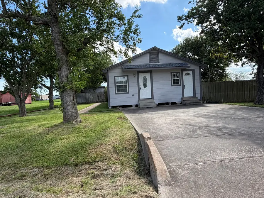 211 S Avenue C, Freeport, TX 77541 - #3