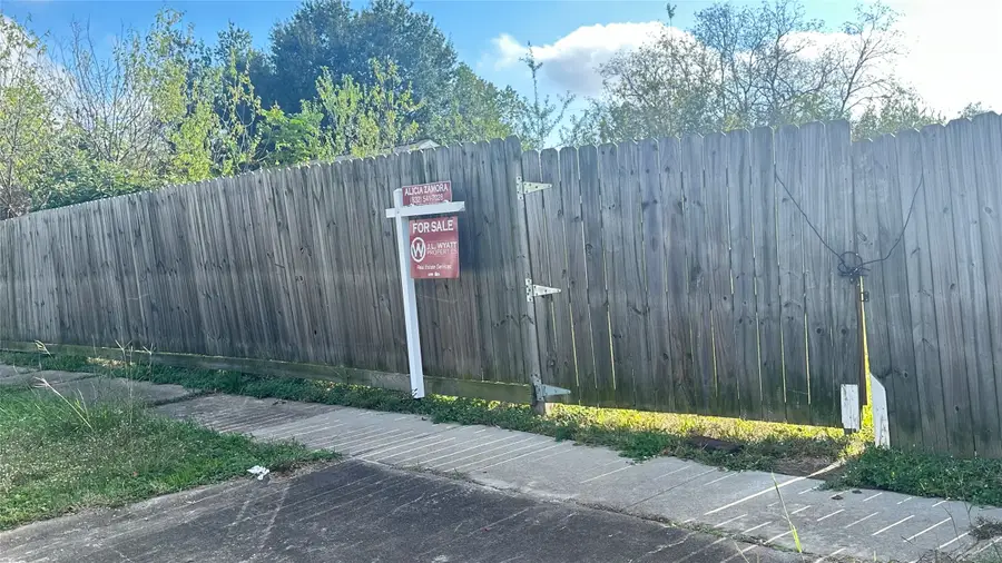 4846 Pershing Street, Houston, TX 77033 - Image #2