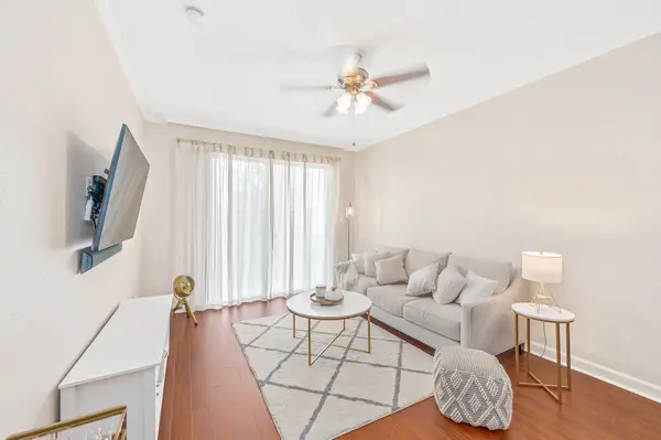 4515 Briar Hollow Place #312, Houston, TX 77027