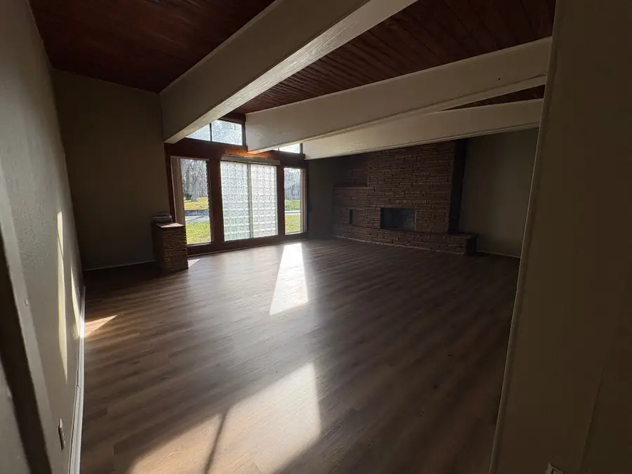 159 Oak Drive, Lake Jackson, TX 77566 - #3