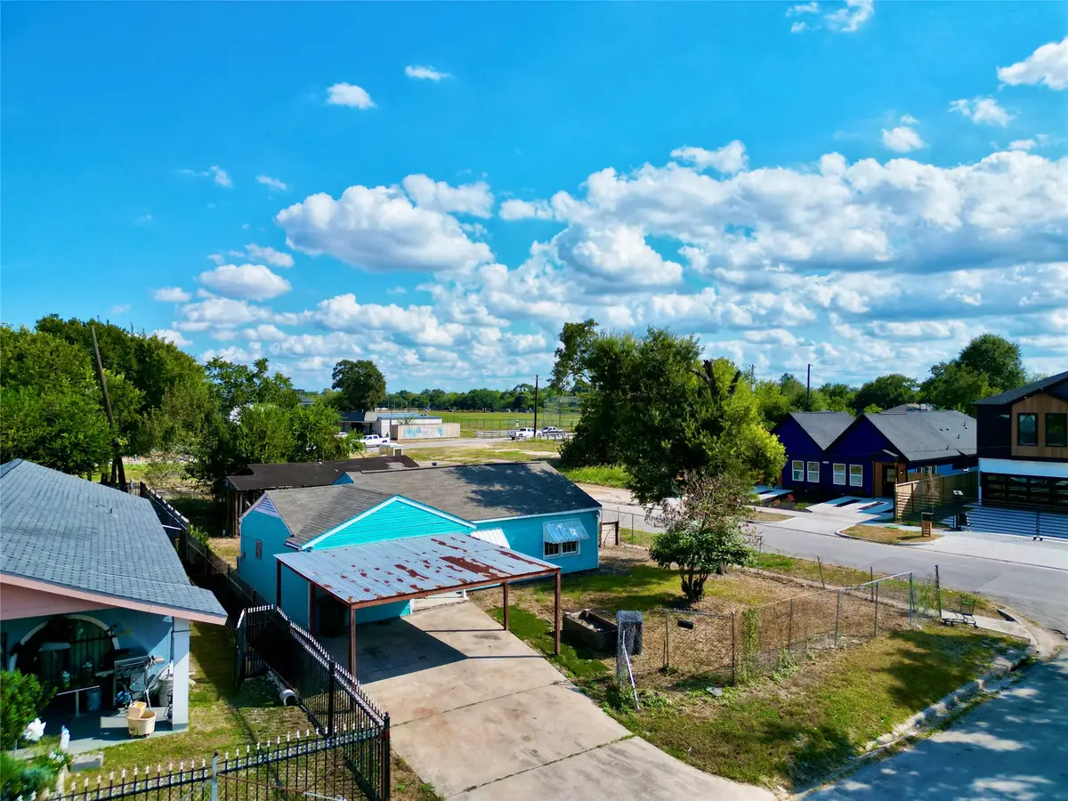 7355 Iwo Jima Road, Houston, TX 77033 - #1