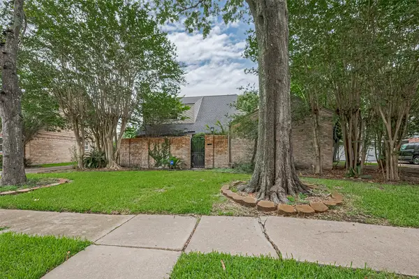 2107 Shadowbriar Drive, Houston, TX 77077