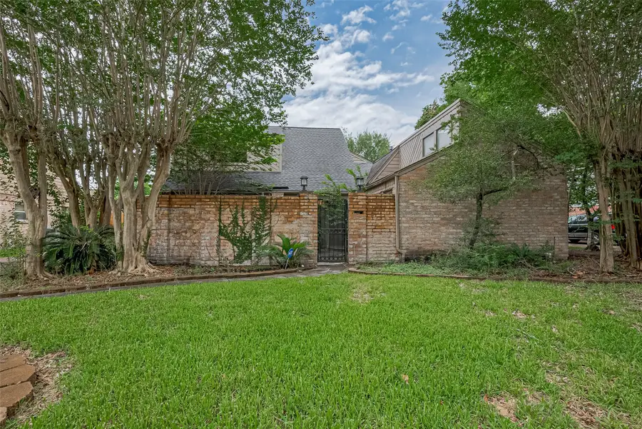 2107 Shadowbriar Drive, Houston, TX 77077 - Image #3