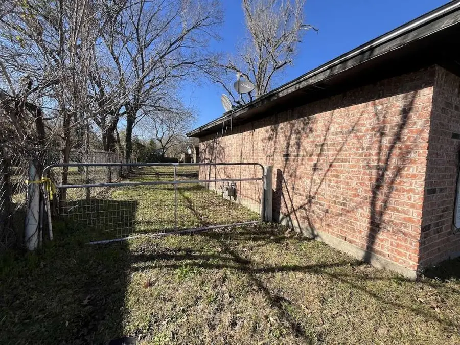 1303 N Mason Avenue, Cleveland, TX 77327 - #3