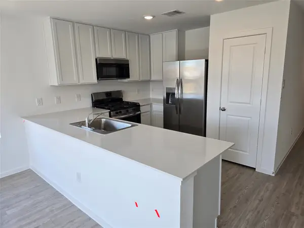 9411 Dazzling Tentacle Drive, Baytown, TX 77521