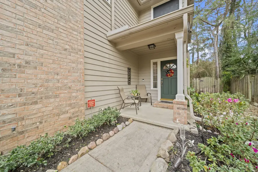 74 E Lakeridge Drive, The Woodlands, TX 77381 - #2