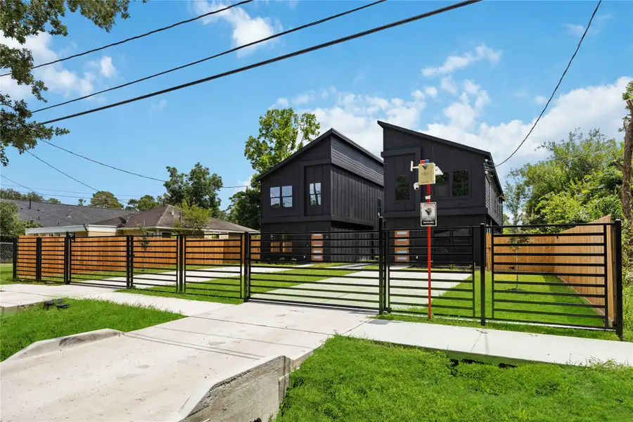 2407 Dolly Wright Street, Houston, TX 77088 - Image #3