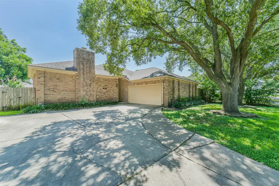 210 Mill Trail Drive, Sugar Land, TX 77498 - Image #2