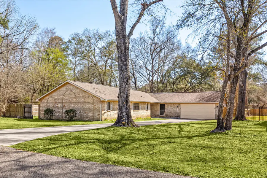 816 Glen Hollow Drive, Conroe, TX 77385 - #2