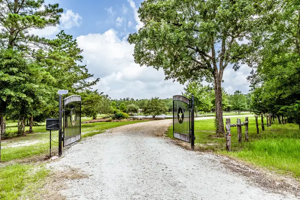 96 B John Kay Road, Huntsville, TX 77320