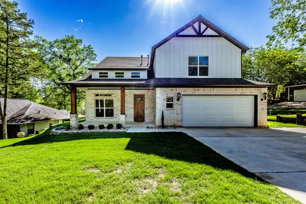 1316 River Oaks Drive, Huntsville, TX 77340