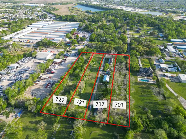 717 Crenshaw Road, Houston, TX 77504