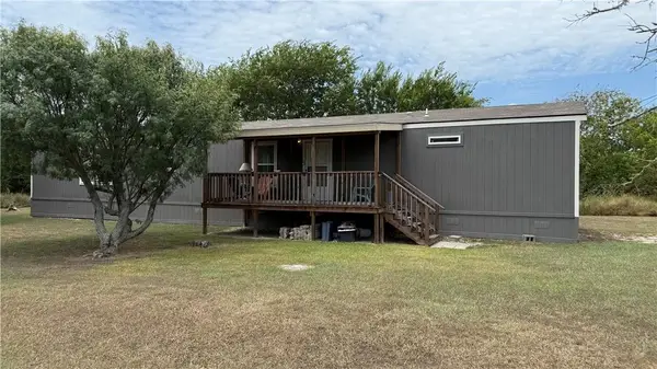 112 E Toledo Street, Seadrift, TX 77983