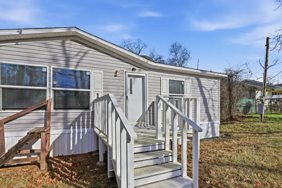 101 Oakdale Drive, Huntsville, TX 77320 - Image #2