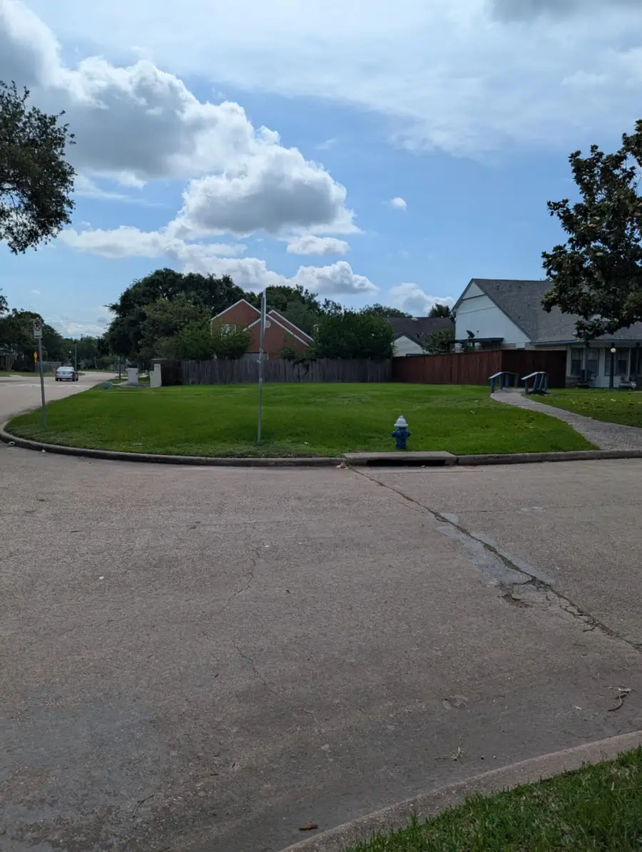 9103 Belle Glen Drive, Houston, TX 77099 - #2