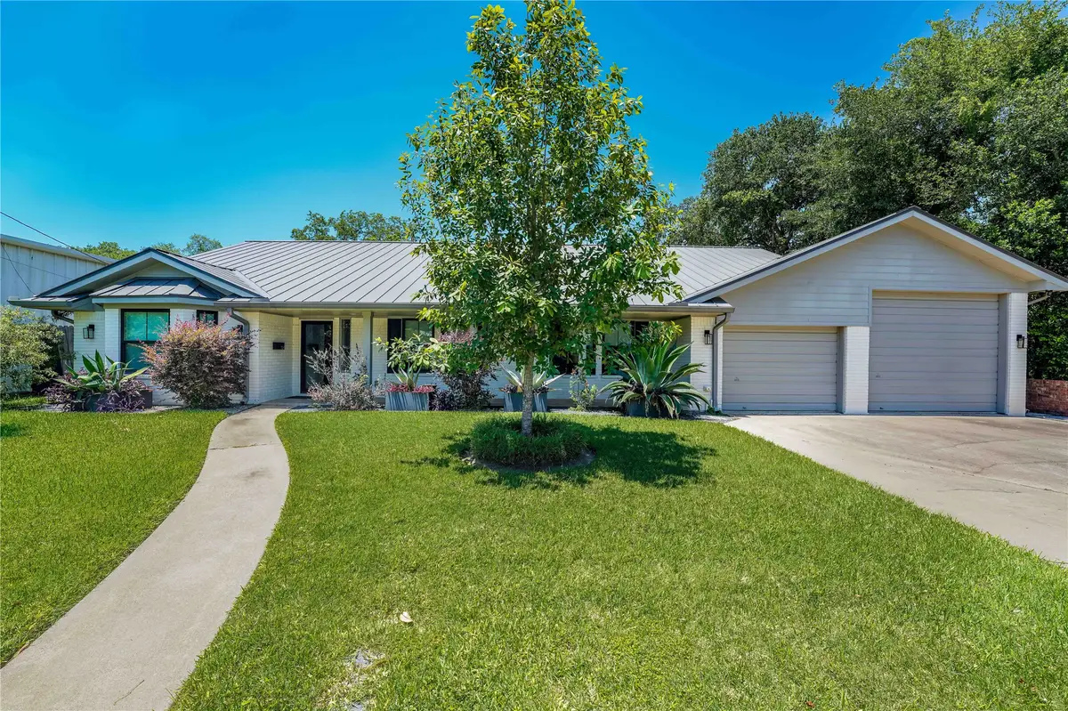1124 Bowie Street, Columbus, TX 78934 - #1