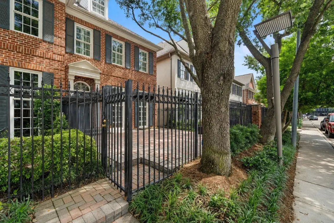 5136 Chevy Chase Drive, Houston, TX 77056 - #1