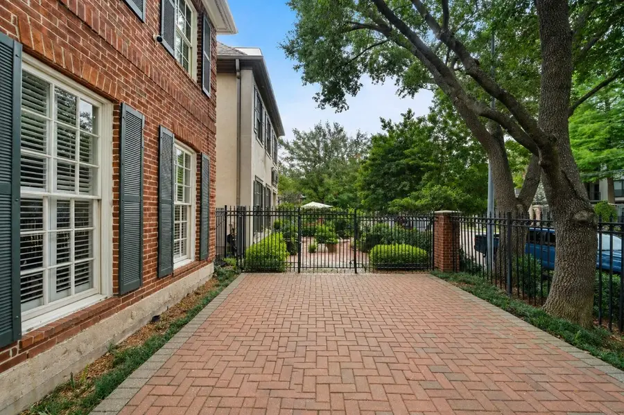 5136 Chevy Chase Drive, Houston, TX 77056 - #3