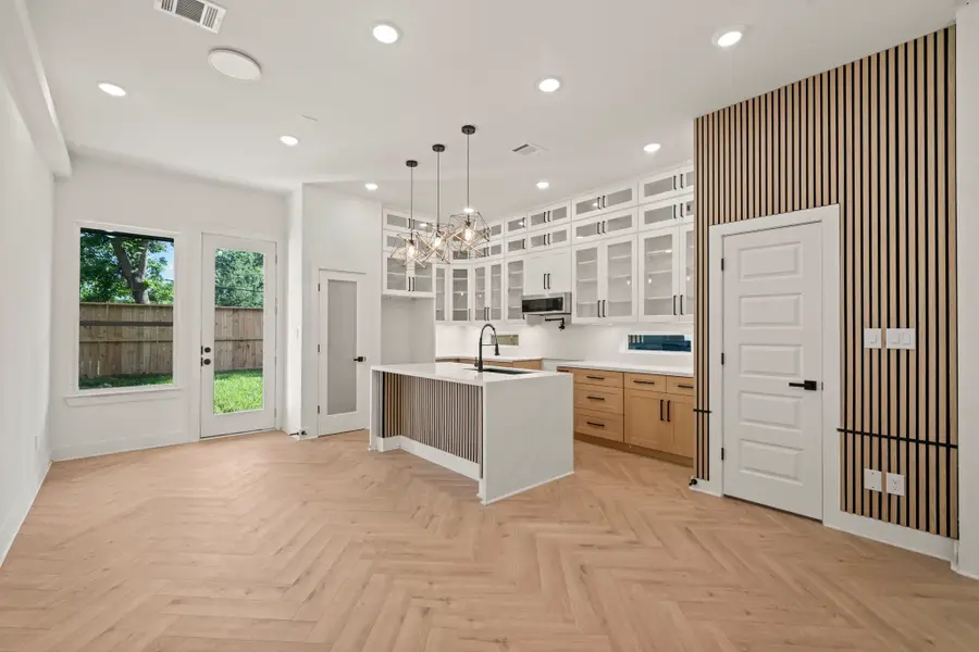 5042 Pershing Street #A-B, Houston, TX 77033 - #2