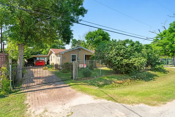 230 Busch Street, Houston, TX 77060