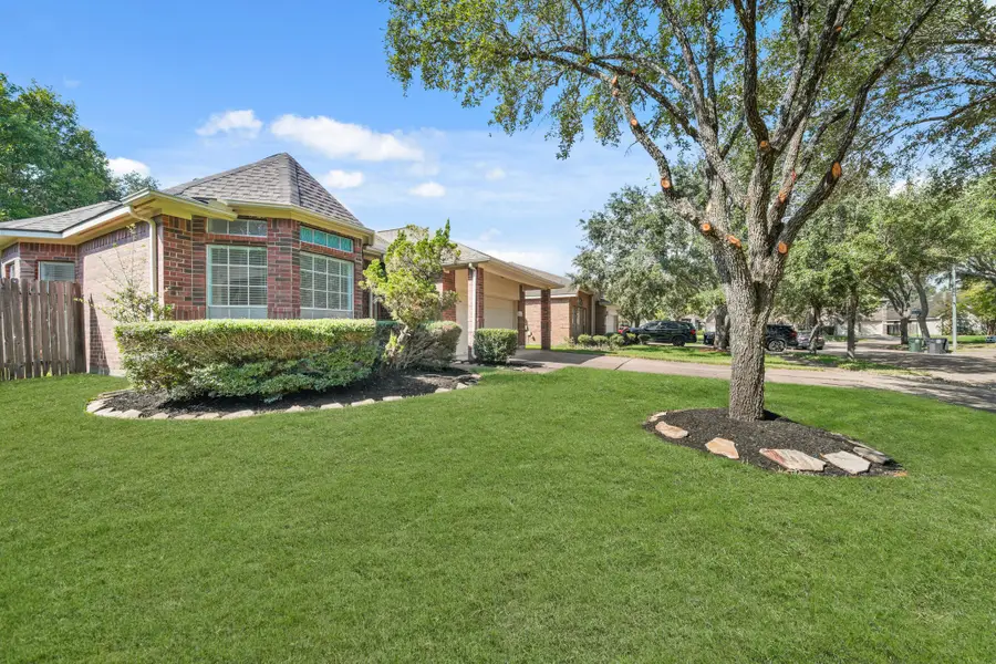 1114 Foxland Chase Street, Sugar Land, TX 77479 - Image #2