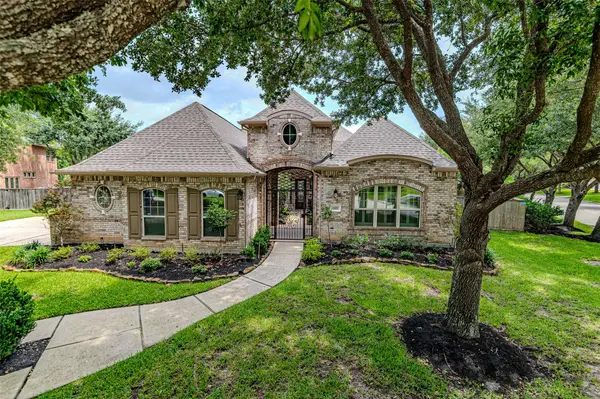 1302 Majestic Pines Court, Houston, TX 77345