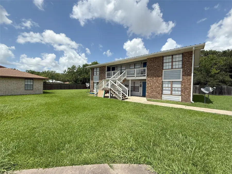 1601 Meadowview Drive, Port Lavaca, TX 77979 - Image #2