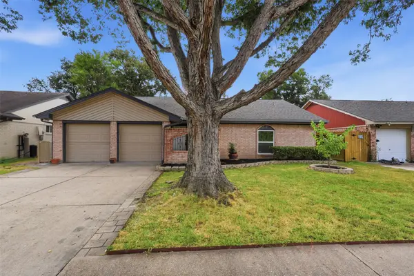 8806 Twisting Vine Lane, Houston, TX 77040