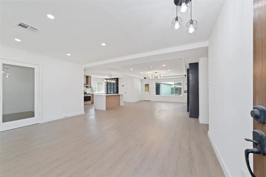 5950 Dumfries Dr, Houston, TX 77096 - #3