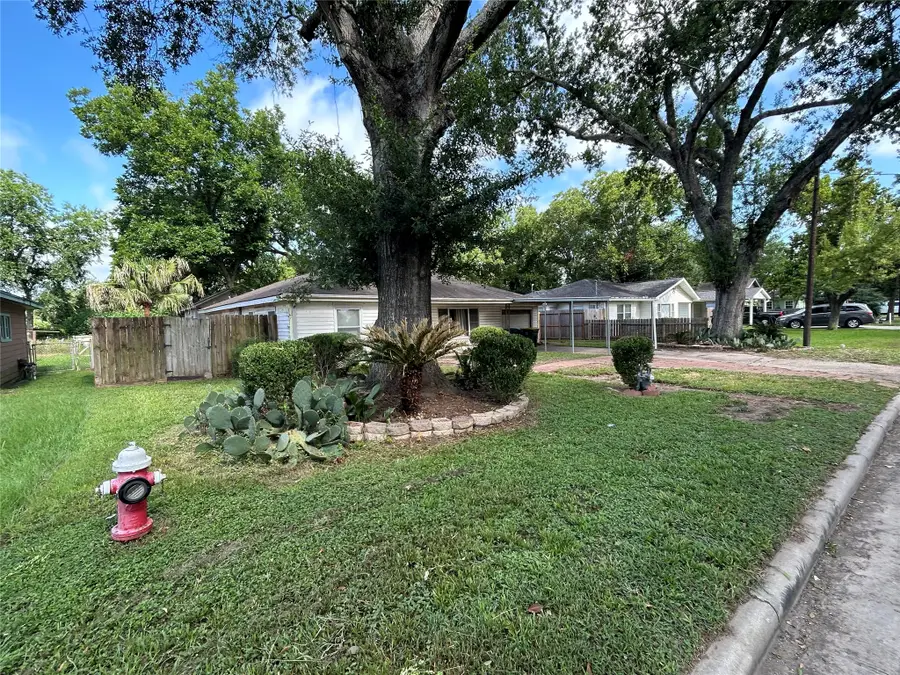 210 Baker Drive, Tomball, TX 77375 - #2
