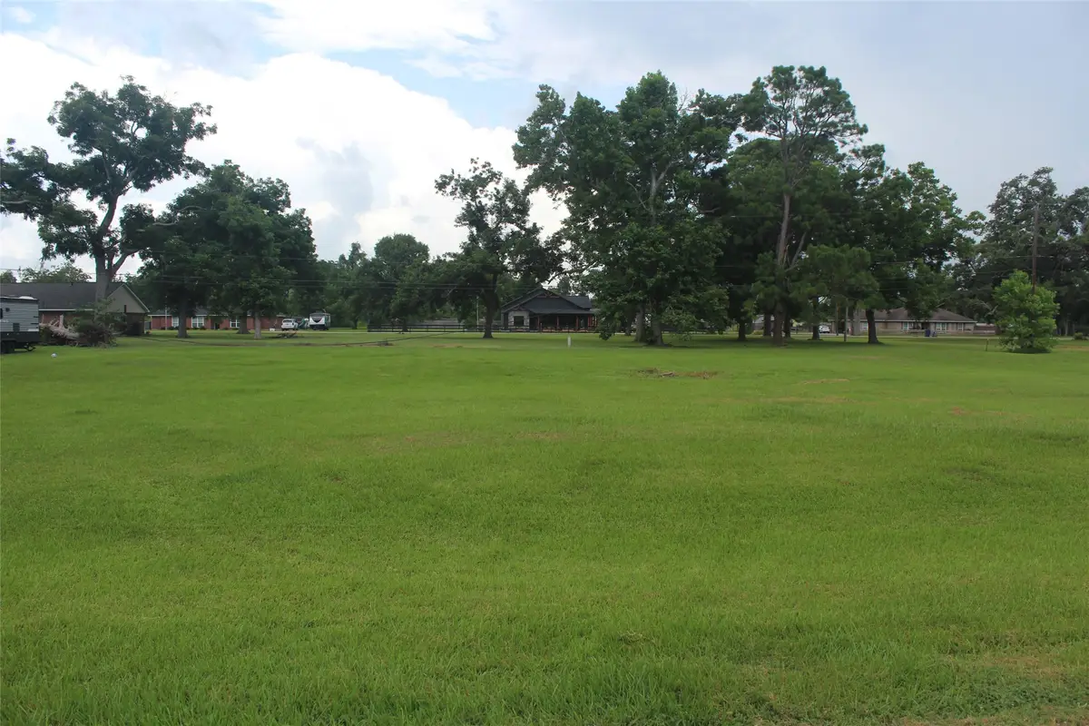 6610 Spencer Dr, Jones Creek, TX 77541 - Image #1