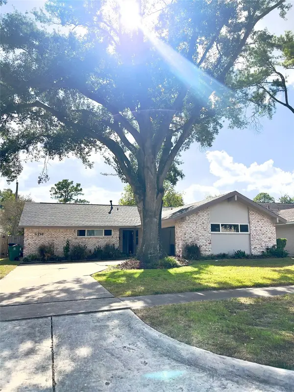 5719 Viking Drive, Houston, TX 77092