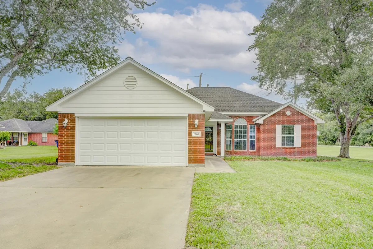 1140 Thomas Drive, Angleton, TX 77515 - #1