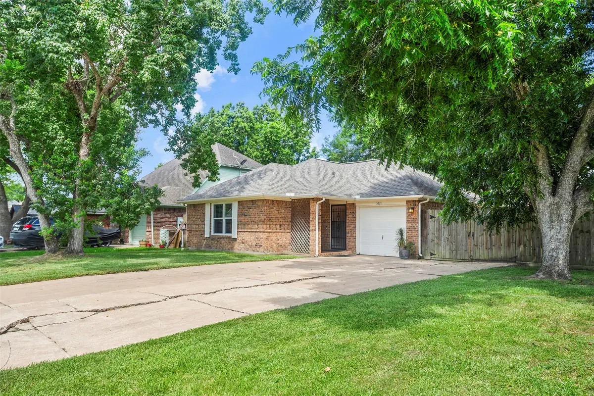 5521 Pecos Street, Dickinson, TX 77539 - #1