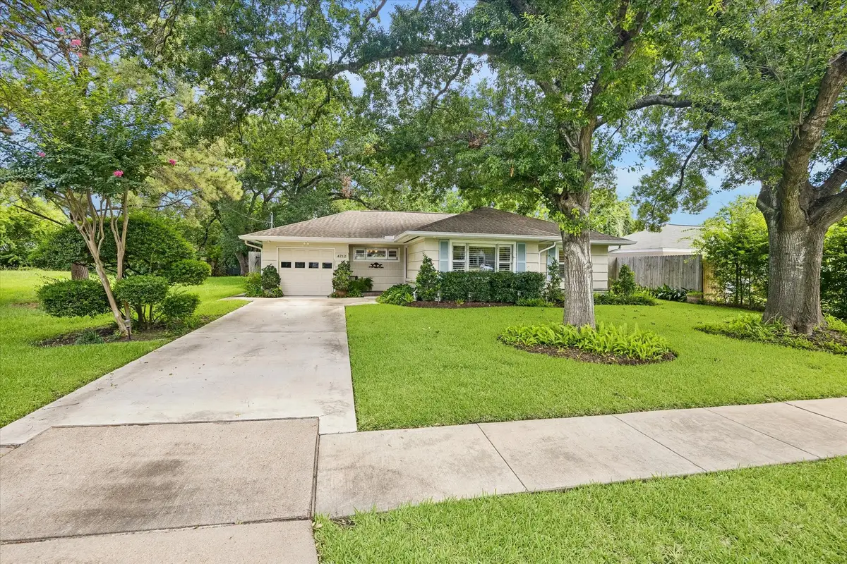 4712 Glenmont Street, Bellaire, TX 77401 - #1