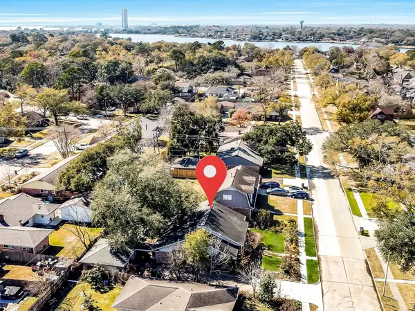 518 Whitecap Drive, El Lago, TX 77586