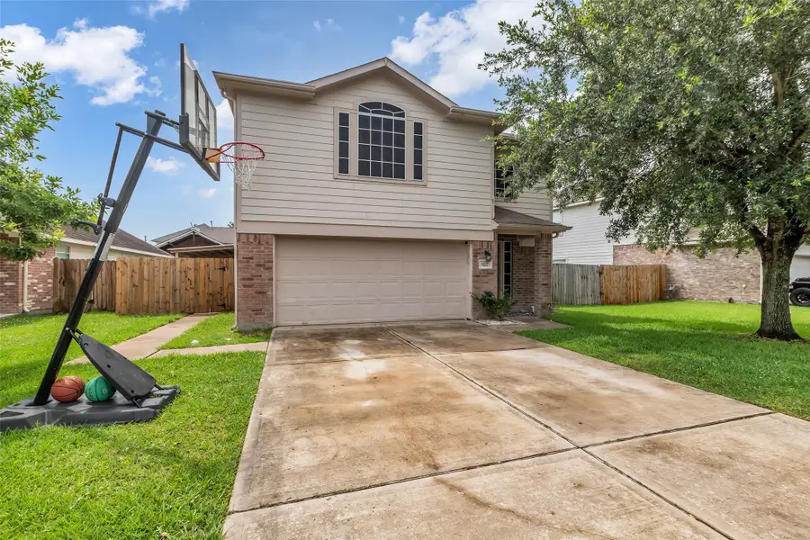 8227 Montego Bay Drive, Baytown, TX 77523 - Image #2