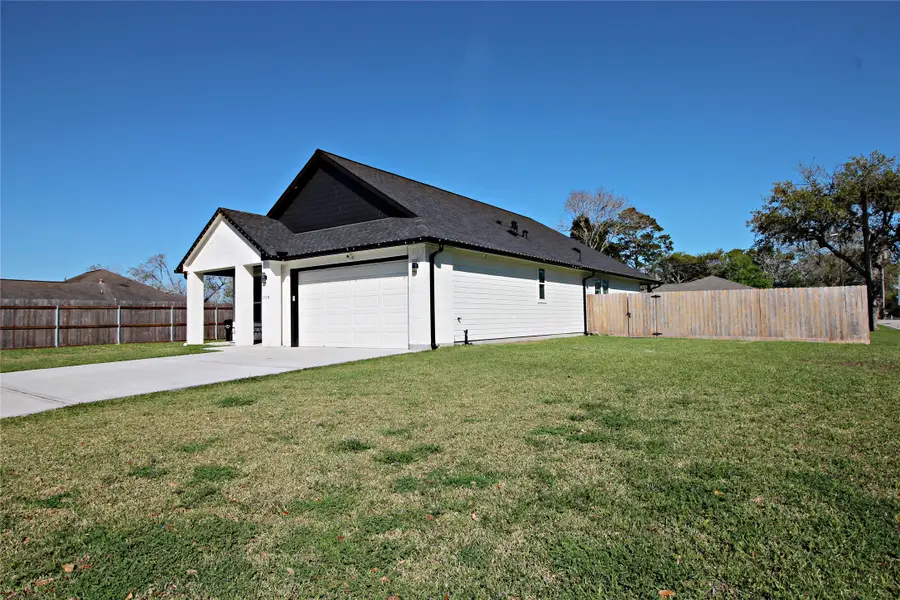 1118 N Shepherd Drive, Baytown, TX 77520 - #3
